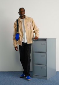 adidas Originals ADICOLOR POLAR FLEECE - Fleecová bunda - magic beige