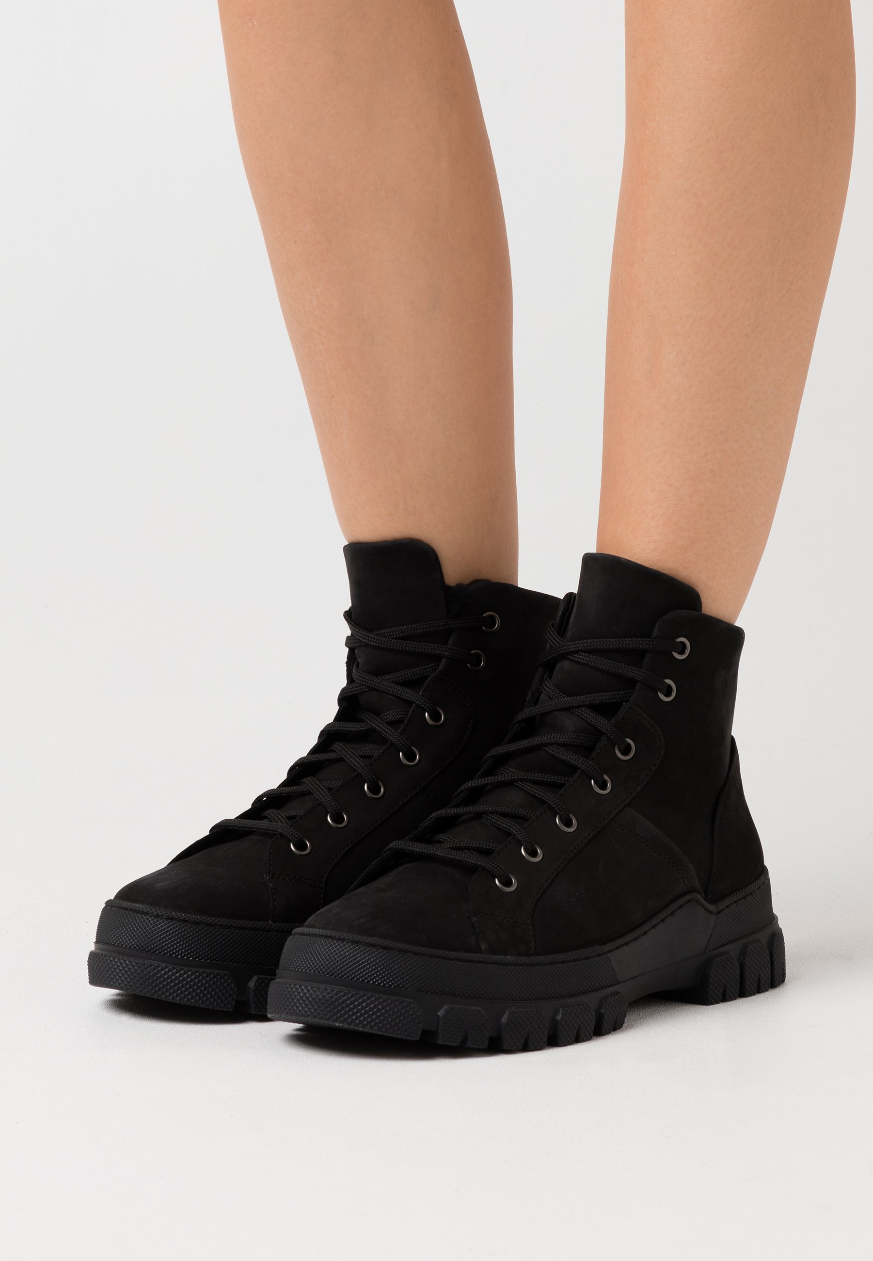 outdoor winter boots