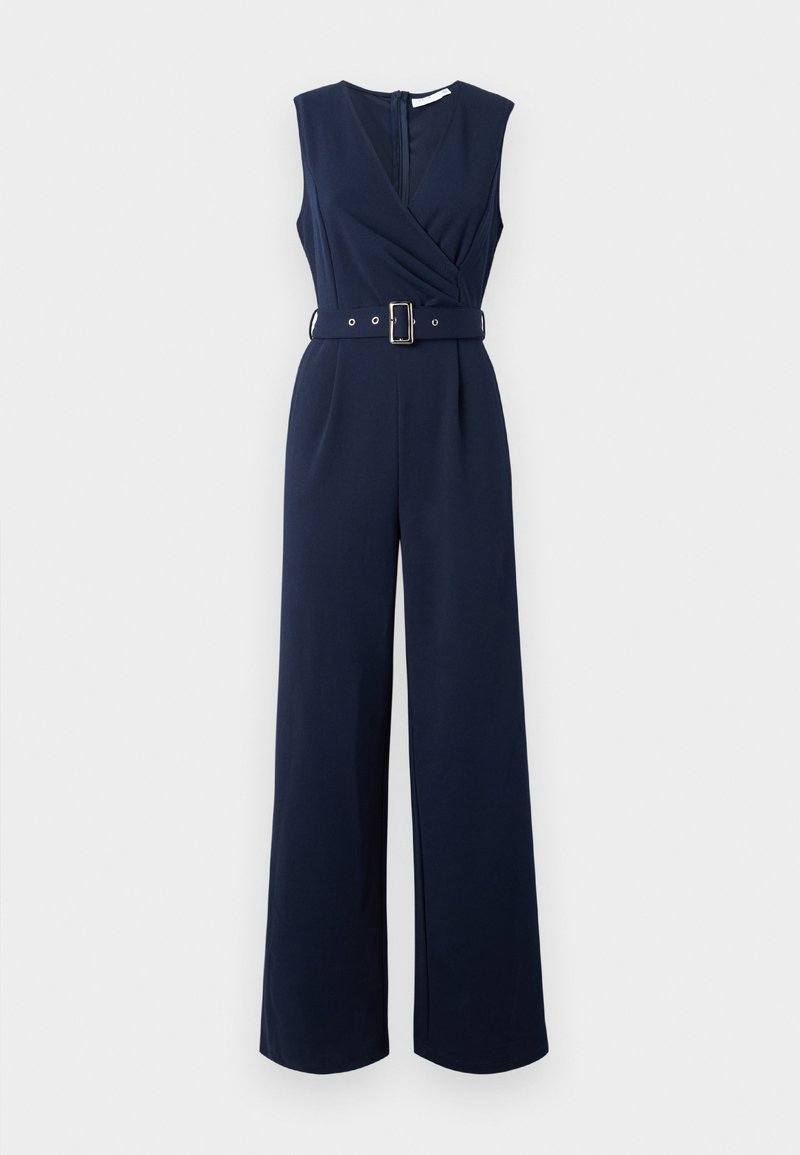 Tuta blu navy con scollatura a incrocio, design senza maniche, pantaloni a gamba larga, vita con cintura e zip nascosta sul retro.