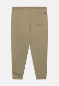 New Balance ESSENTIALS BRUSHED BACK PANT UNISEX - Träningsbyxor - fatigue green