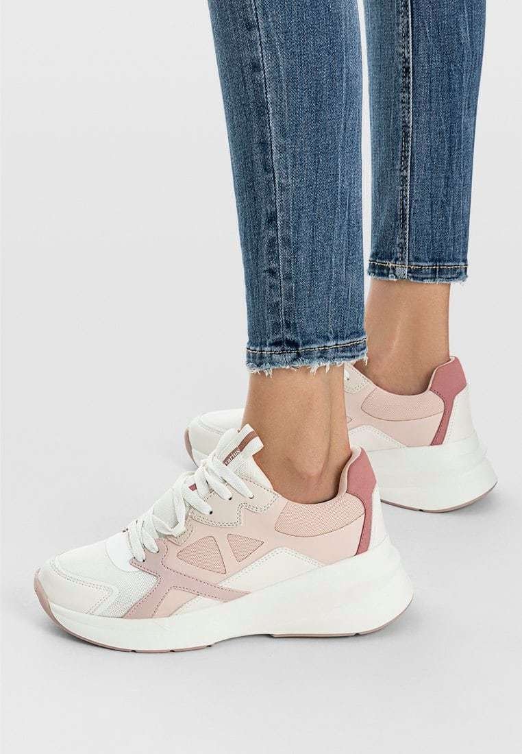 CHUNKY SPORTSCHUH MIT MAXI SOHLE UND VERSCHIEDENEN ELEMENTEN 190 Sneakers nude CHUNKY SPORTSCHUH MIT MAXI SOHLE UND VERSCHIEDENEN ELEMENTEN 190 Sneakers nude