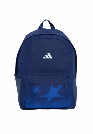 Granatowy plecak z przednią kieszenią na zamek błyskawiczny z niebieskimi wzorami gwiazd oraz białym logo Adidas na głównej przegrodzie.