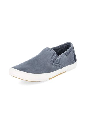Slip-On-Casual-Schuh aus ausgewaschenem blauem Stoff mit weißer Gummisohle und kleinem schwarzem "Bullboxer"-Label an der Seite.
