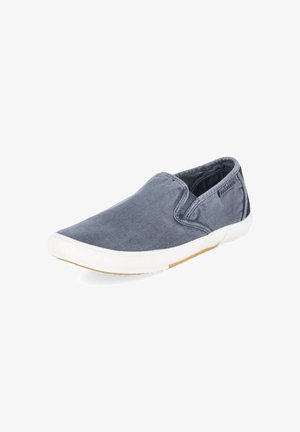 Slip-on casual schoen in vervaagd blauwe stof met witte rubberen zool en een klein zwart "Bullboxer" label aan de zijkant.