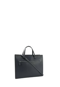 Bolsa tote de cuero negro con asas dobles, una correa de hombro desmontable y un bolsillo con cremallera en la parte frontal. Textura suave, forma rectangular.