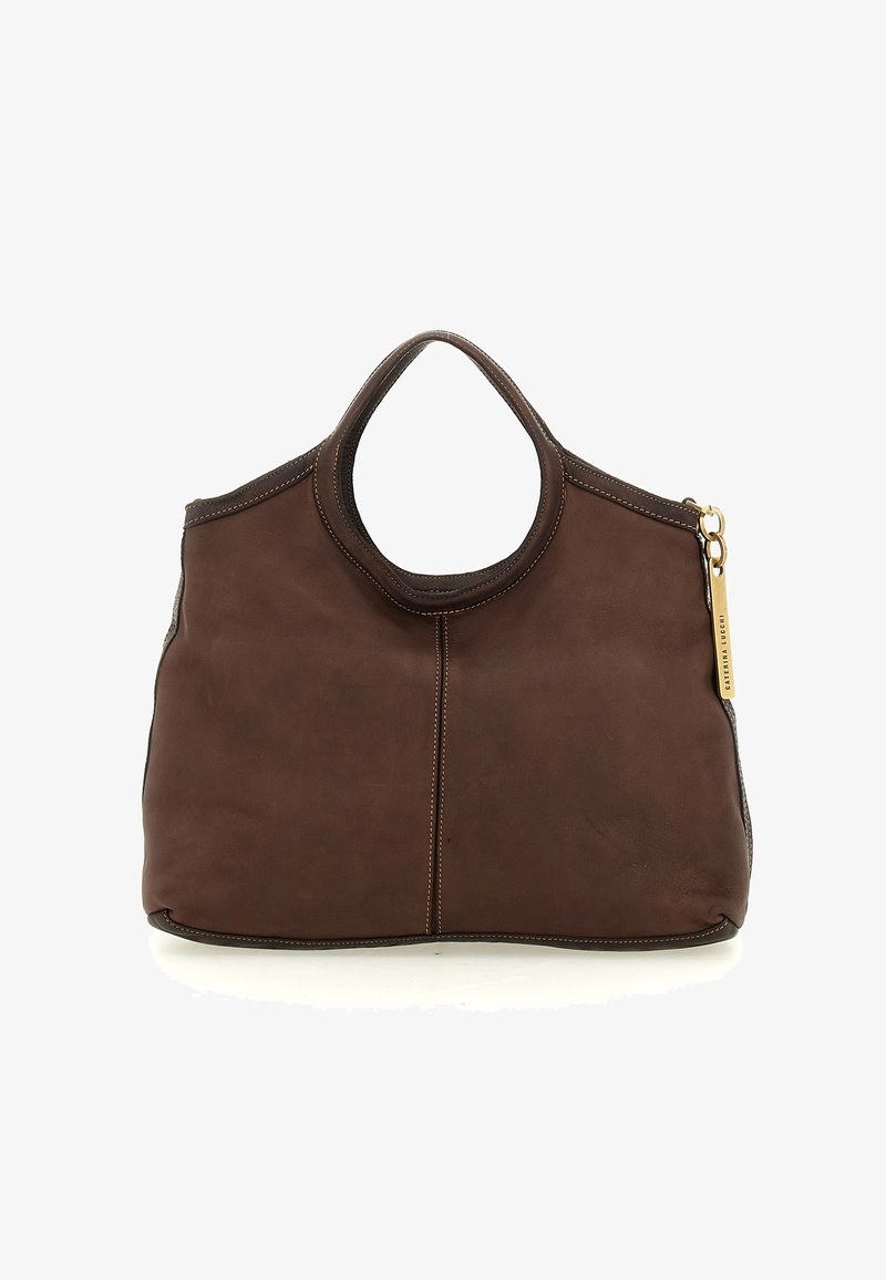 Borsa a spalla in pelle marrone con manico arrotondato, caratterizzata da cuciture a contrasto e un accento in metallo dorato. Texture liscia con design minimal.