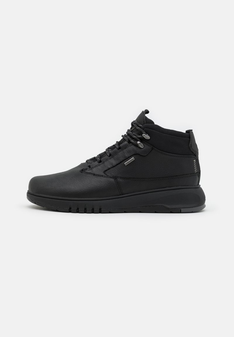 Geox Aerantis Leather Trainers in Black | endource