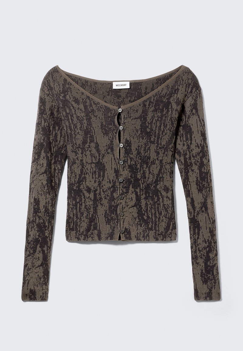 Cardigan en tricot côtelé à manches longues avec col rond, fermeture boutonnée sur le devant et motif abstrait noir et marron.