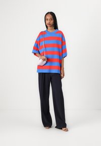 Marimekko RIPITTI - T-shirts print - blue/red