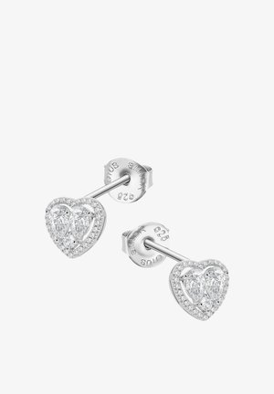 Boucles d'oreilles en argent sterling en forme de cœur avec des pierres précieuses transparentes, présentant un design à deux cœurs et des accents clairs tout autour.