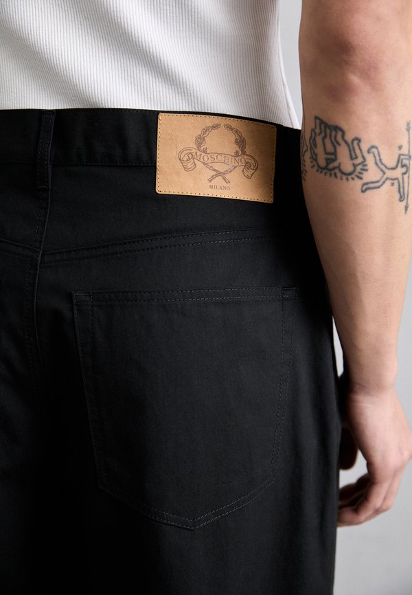 LAUREL CROWN EMBLEM - Relaxed fit jeans4