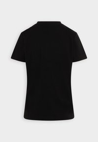 Černé polo tričko s krátkým rukávem a klasickým límcem, vyrobené z hladké bavlny. Disponuje jednoduchým designem bez vzorů nebo akcentů.