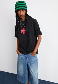 Santa Cruz WOOTEN BIONIC OVERSIZED - Marškinėliai su spaudiniu - black