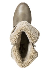 Szare skórzane buty z miękką, beżową podszewką z futra, szerokim otwarciem i detalami w postaci bocznego zamka. Teksturowane wnętrze zwiększa komfort.