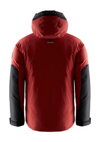 Rød og sort GORE-TEX jakke med hætte, med et strømlinet design, glat tekstur og justerbare manchetter. Bagsiden viser placeringen af logoet.
