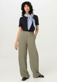 hessnatur T-shirt basic - schwarz