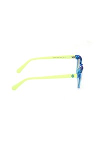 Gafas coloridas con un frontal azul claro, patillas transparentes de color verde lima y un acabado brillante. Incluye detalles grabados en las varillas.
