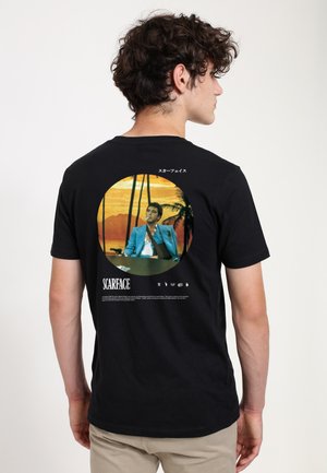 SCARFACE CIRCLE - T-shirt z nadrukiem