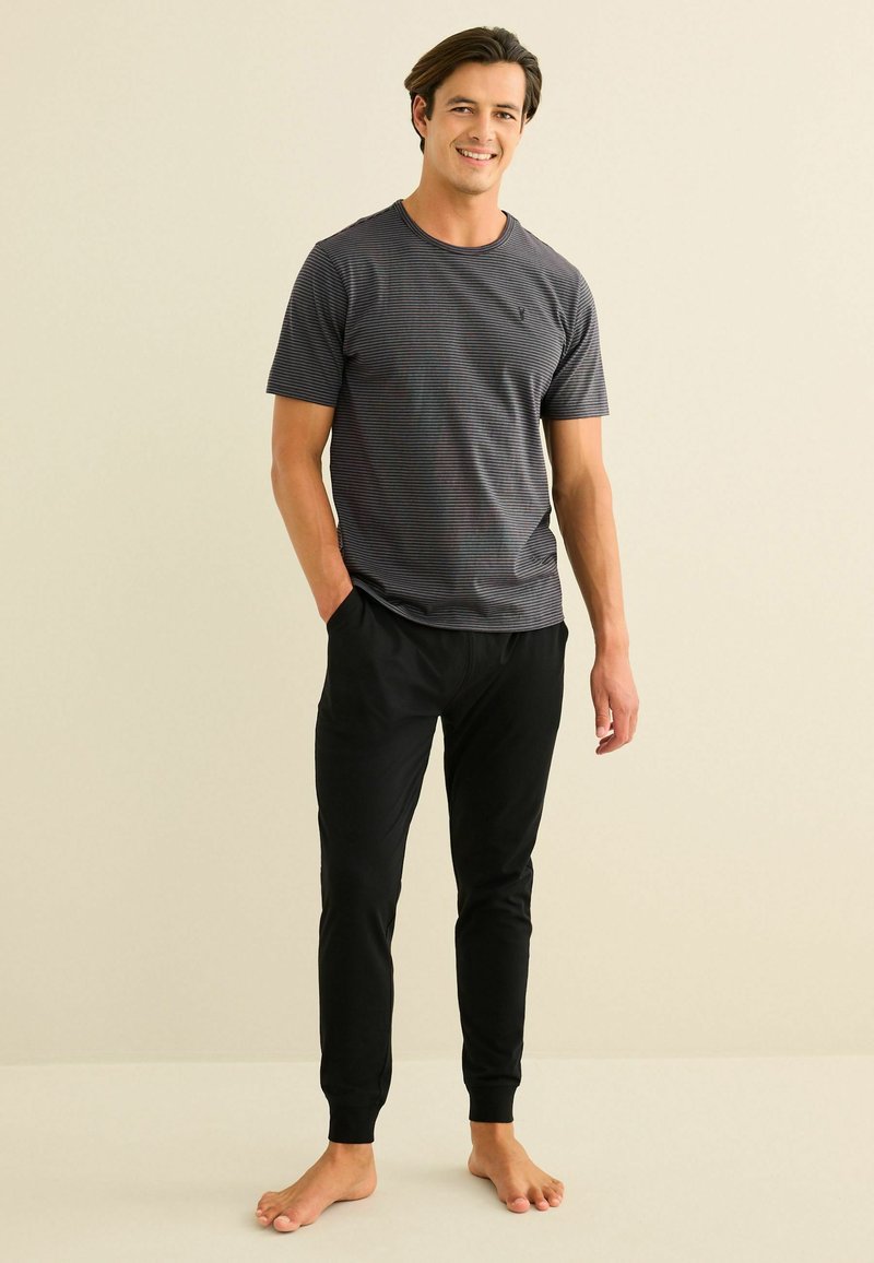 Next Pizsamák - grey black fine stripe