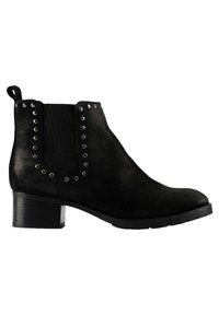 Botas de tobillo de ante negro con paneles laterales elásticos, adornadas con tachuelas plateadas a lo largo de los bordes, con un tacón apilado y una suela texturizada.