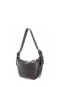 Sac bandoulière en cuir gris foncé texturé avec une forme incurvée et une sangle cloutée. Présente des accents en métal argenté et une fermeture éclair.