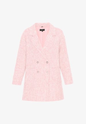 Rózsaszín, dupla soros blézer texturált anyagból, ezüst gombokkal és kivágott hajtókával. Hosszú ujjakkal és félstruktúrált sziluettel rendelkezik.