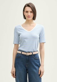 TOM TAILOR MIT V-AUSSCHNITT - Tricou cu imprimeu - flawless blue regular stripe