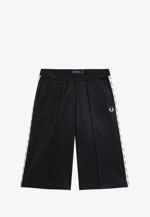 Schwarze Shorts mit weitem Bein, elastischem Bund, seitlichen Taschen und weißen Lorbeer-Logo-Streifen entlang der Außennähte.