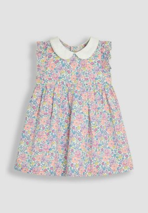 Gėlių suknelė su balta Peter Pan apykakle, trumpomis išplėstomis rankovėmis ir susirinkusia sijona pastelinėmis spalvomis su mažais gėlių raštais.