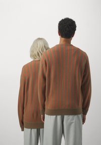 Thumbnail Image 3