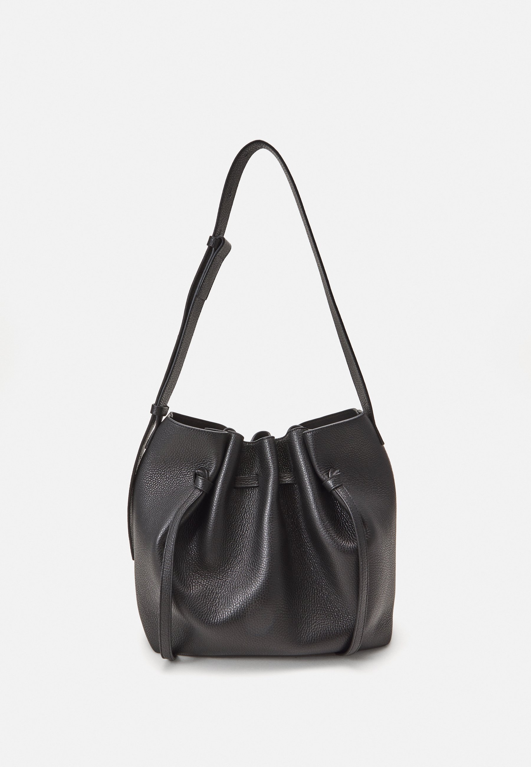Yuzefi SCALLOP LARGE BUCKET Handbag black Zalando