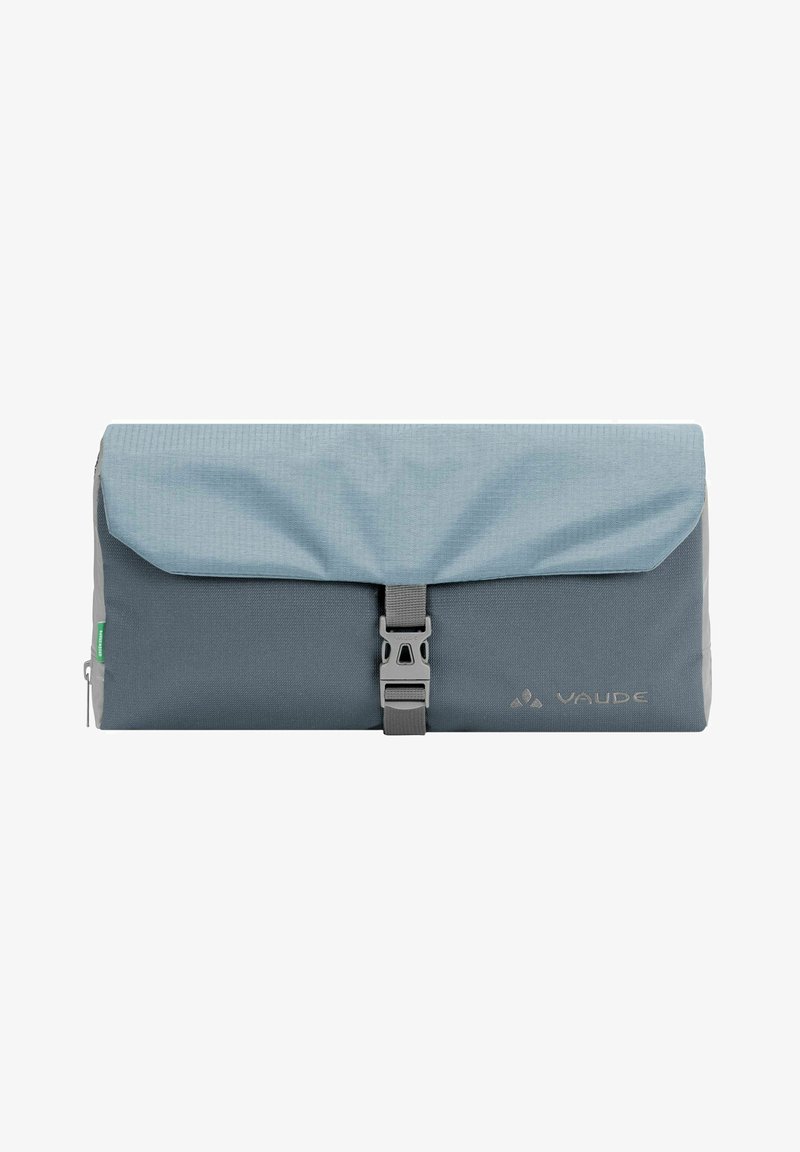 Borsa a roll-top grigia con pattina azzurro chiaro, superficie texturizzata e chiusura con fibbia regolabile. Include una tasca laterale con zip e logo.