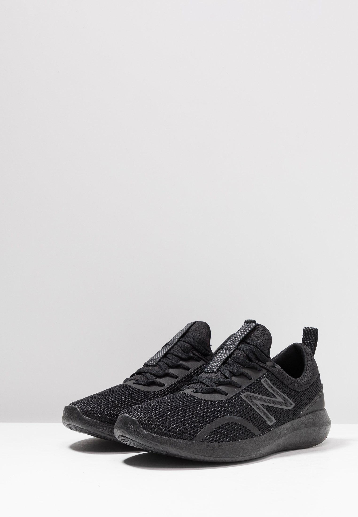 New Balance COAST V5 - Neutral running shoes - black - Zalando.co.uk