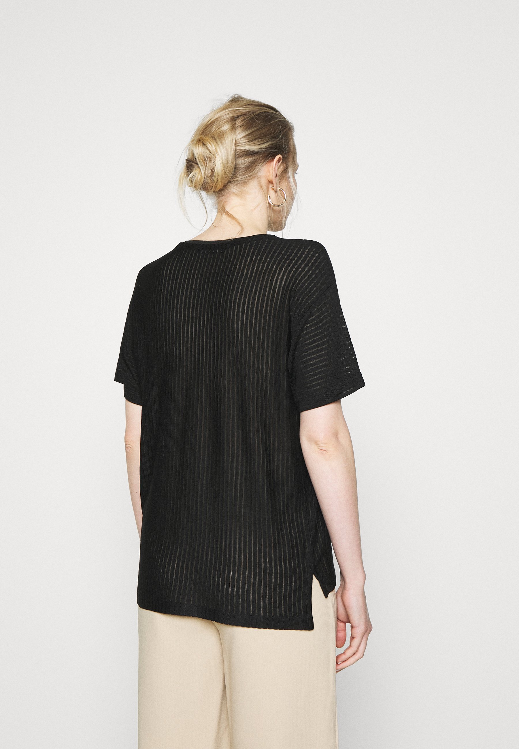 someday. KEMI T shirt print black Zalando.nl someday. UMEKA Sweater black Zalando.nl