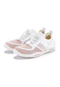 Weiße und hellrosa, gestrickte Sportschuhe mit einem Slip-On-Design, elastischen Schnürsenkeln und strukturierten Sohlen. Verfügt über ein leichtes Obermaterial aus Netzstoff.