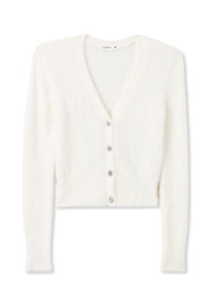 Cardigan bianco corto realizzato in morbido materiale testurizzato con scollo a V. Presenta cinque bottoni in tonalità argento sul davanti.