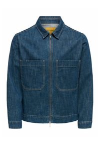 Jeans jakna temno modre barve z zadrgo na sprednji strani, ostro ovratnico in dvema velikima sprednjima žepoma. Po celotni jakni so vidni šivi kot poudarki.