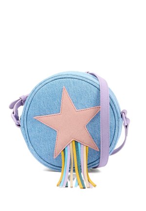 Borsa a tracolla rotonda in denim blu con toppa a forma di stella rosa e nappine di nastri multicolori, con tracolla regolabile viola.