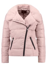 Veste matelassée rose clair avec un col en fausse fourrure, fermeture éclair à l'avant et deux poches latérales avec des fermetures éclair noires. Design matelassé sur toute la surface.