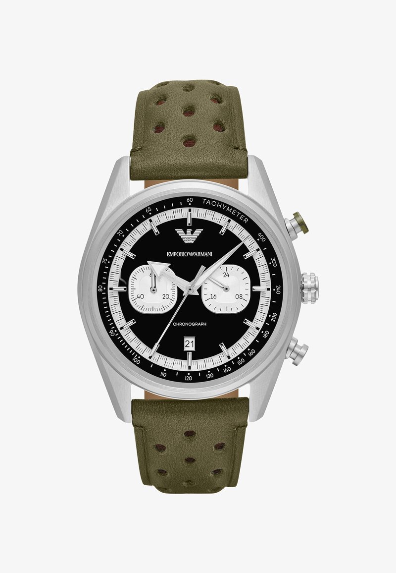 Chronografické hodinky s pouzdrem z nerezové oceli, černým ciferníkem, bílými subciferníky, zeleným perforovaným koženým páskem a měřítkem tachymetru.