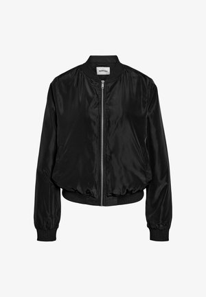 Must kerge bomberjope esilukuga, soonikkoega krae, varrukad ja ääred ning kaks küljetaskut.