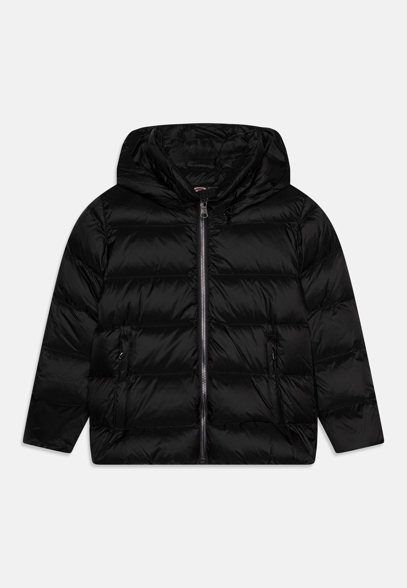 Giacca imbottita nera con cappuccio, chiusura con zip e due tasche laterali. Texture liscia e motivo trapuntato sulla parte anteriore e posteriore.
