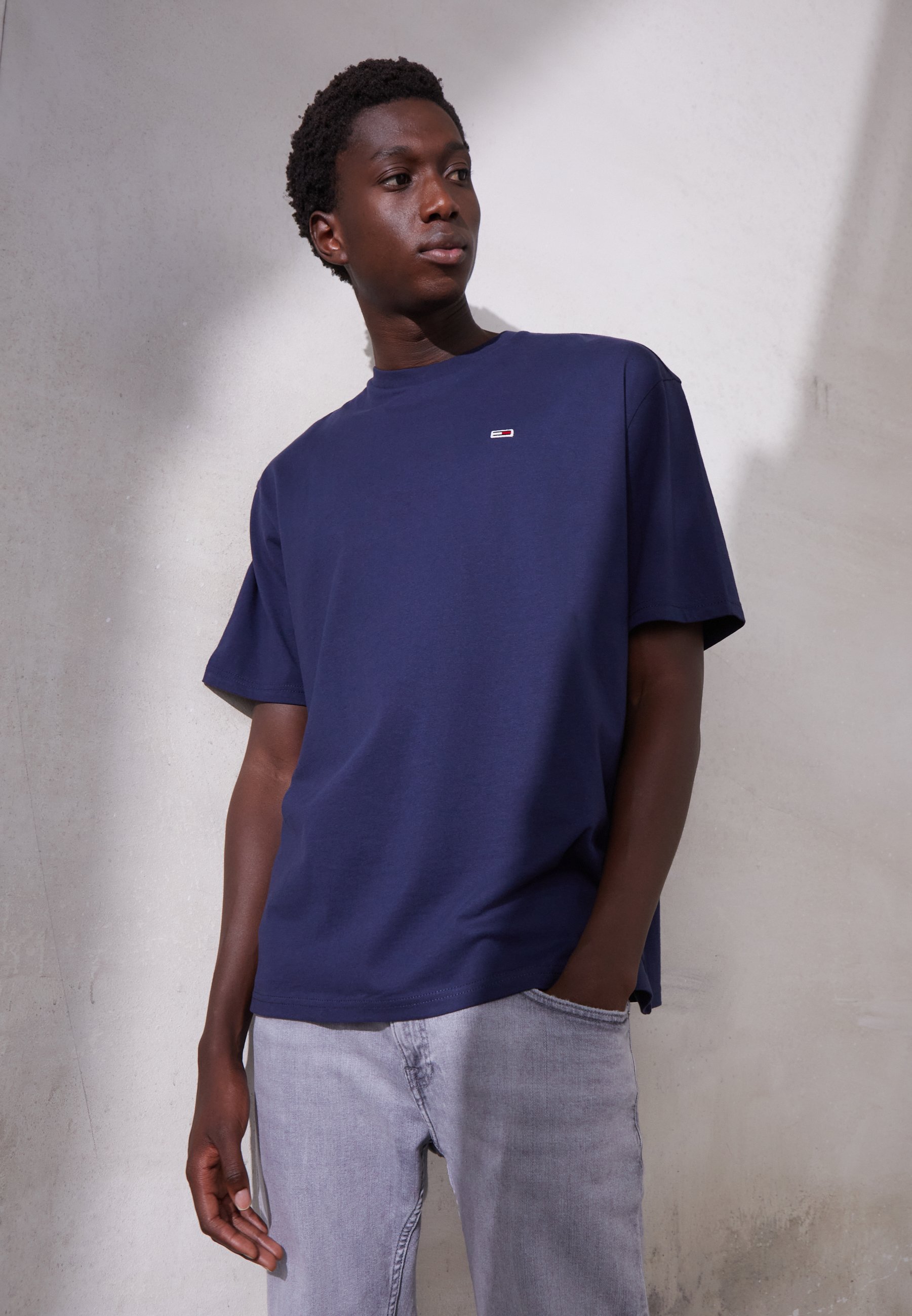 Tommy Jeans ESSENTIAL SKATE TEE - Basic 
