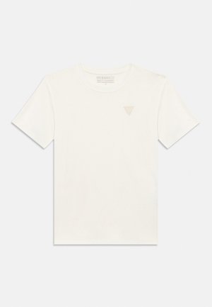 Schlichtes weißes T-Shirt mit kurzen Ärmeln und Rundhalsausschnitt, mit kleinem dreieckigem Logo auf der linken Brustseite.