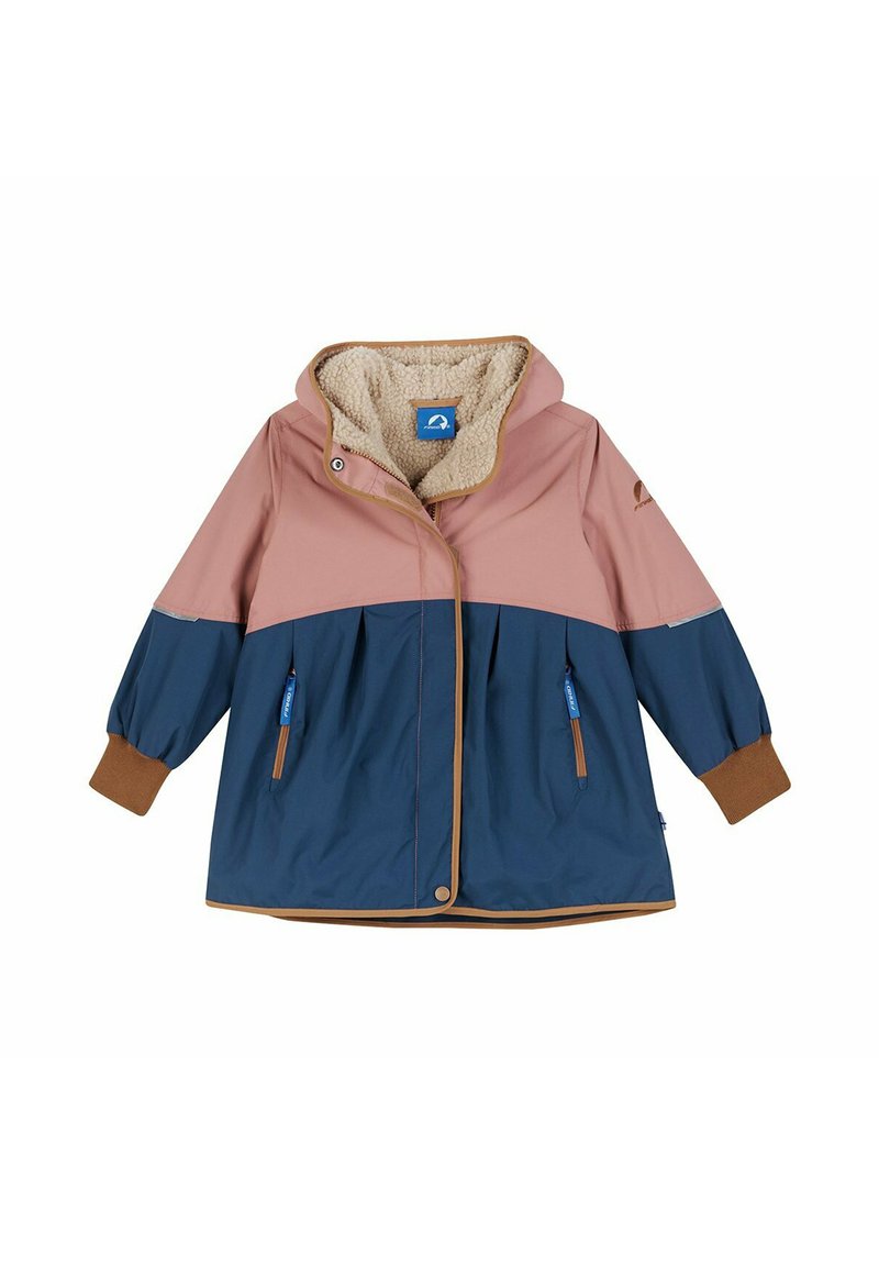 Giacca resistente all'acqua con parte superiore rosa, parte inferiore blu navy e dettagli marroni. Presenta un morbido rivestimento interno, cappuccio e tasche con zip.