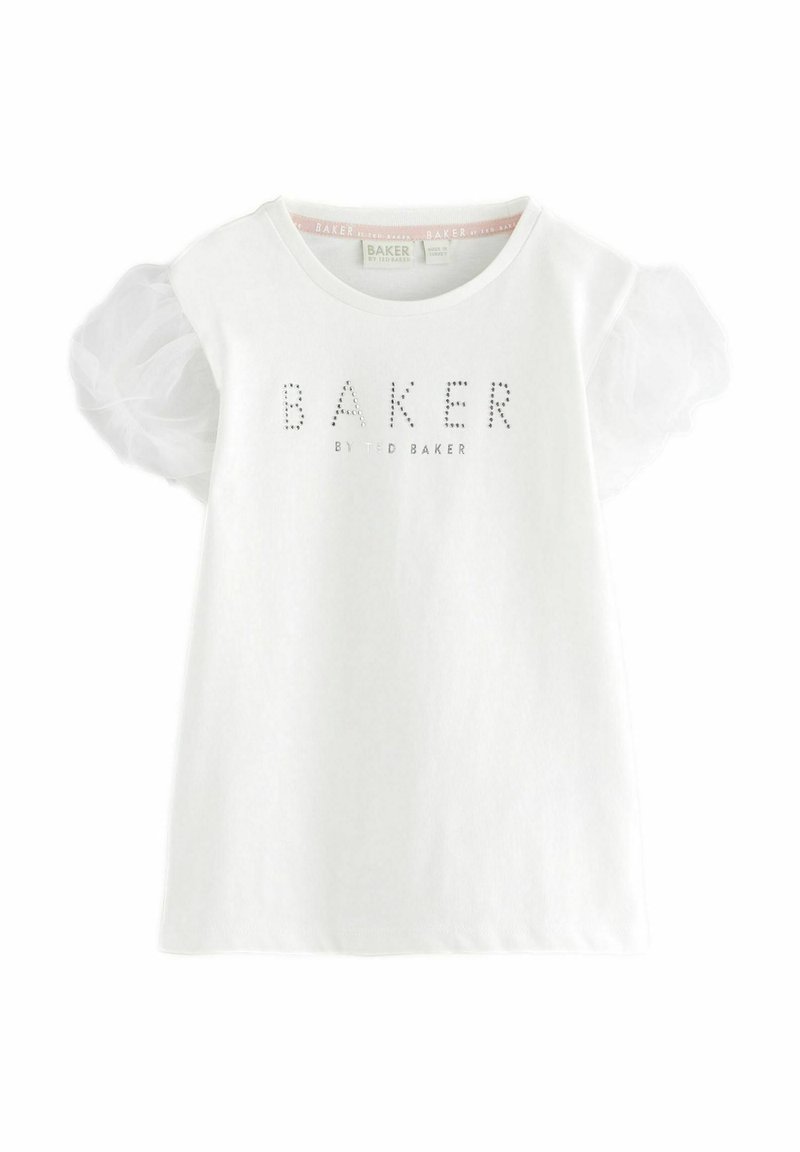 T-shirt blanc avec de courtes manches bouffantes transparentes et un col rond. Présente des lettres en strass argenté brillant "BAKER BY TED BAKER" sur le devant.