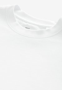 Next REGULAR FIT - EDIT CROPPED FIT - T-shirts print - white