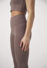Girlfriend Collective LEGGING LONG - Leggings - porcini