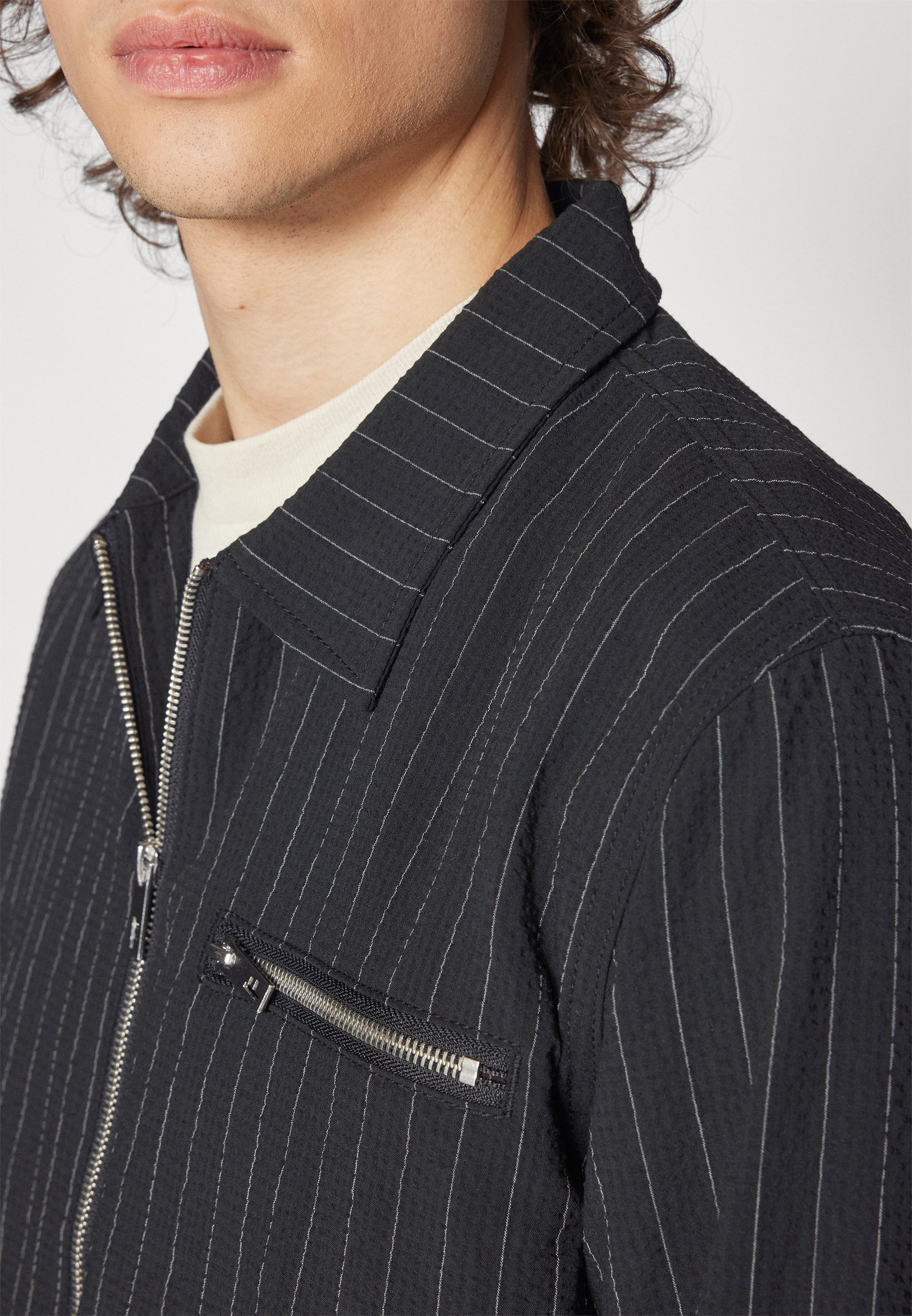 Former CAGE SEERSUCKER JACKET - Summer jacket - black/black