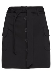 Jupe noire en tissu doux, avec une taille ceinturée, des boutons sur le devant et deux poches latérales à rabats. Design classique et coupe ajustée.